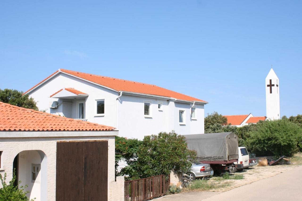 Apartments With A Parking Space Mandre, Pag - 6405 Kolan Εξωτερικό φωτογραφία