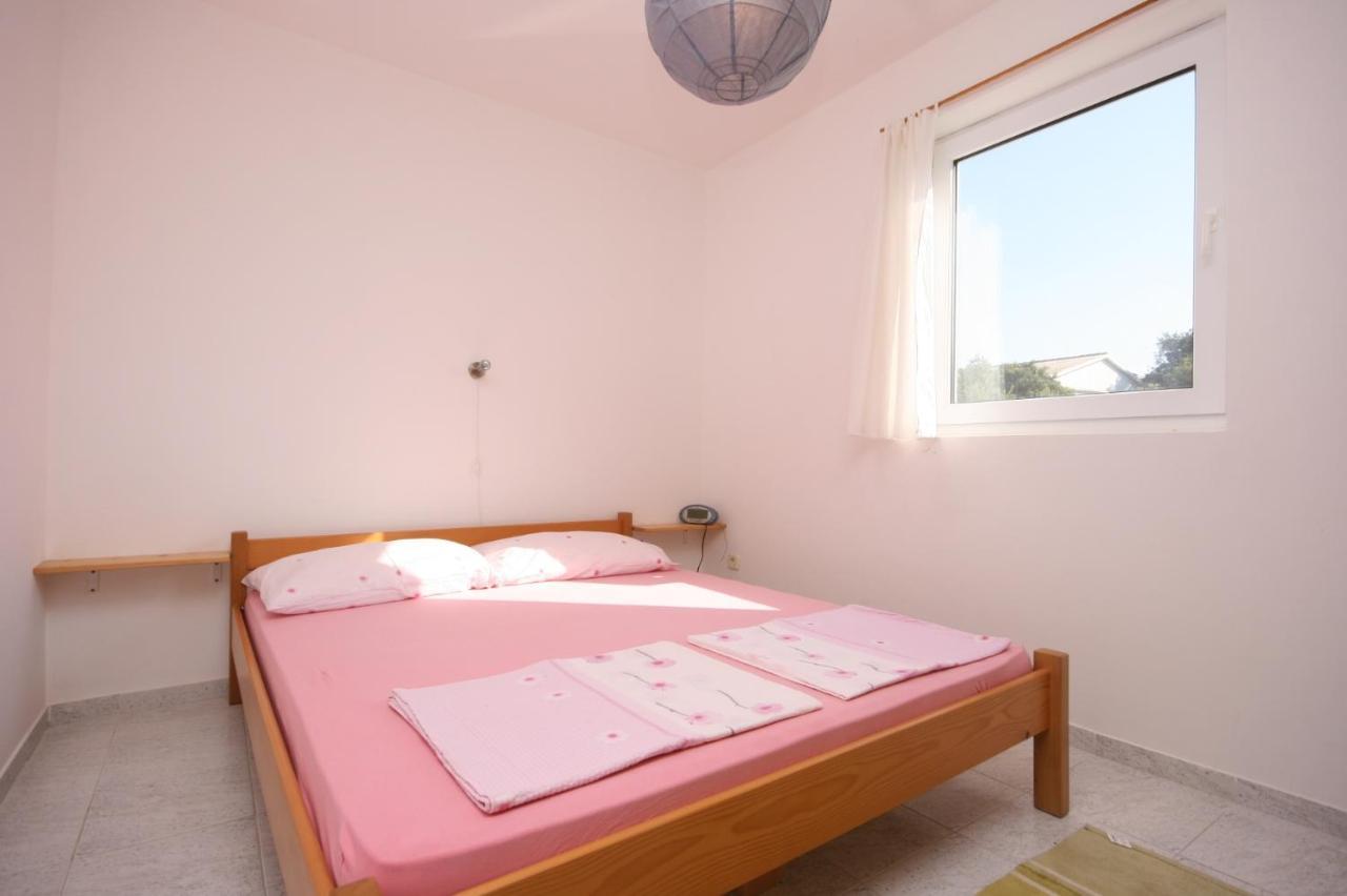 Apartments With A Parking Space Mandre, Pag - 6405 Kolan Εξωτερικό φωτογραφία