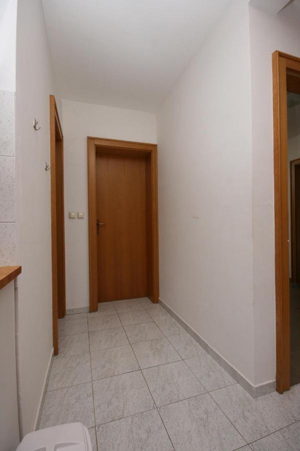 Apartments With A Parking Space Mandre, Pag - 6405 Kolan Εξωτερικό φωτογραφία
