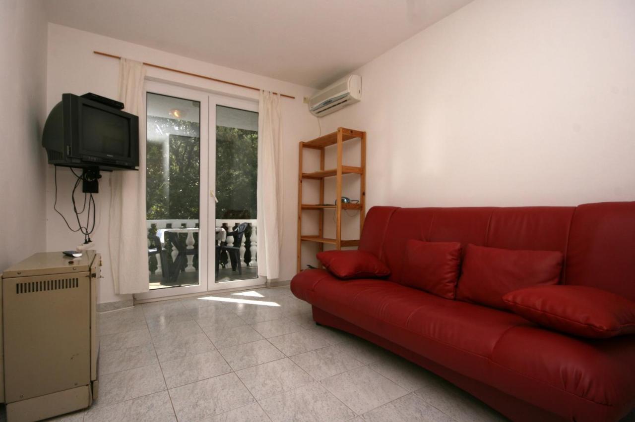 Apartments With A Parking Space Mandre, Pag - 6405 Kolan Εξωτερικό φωτογραφία