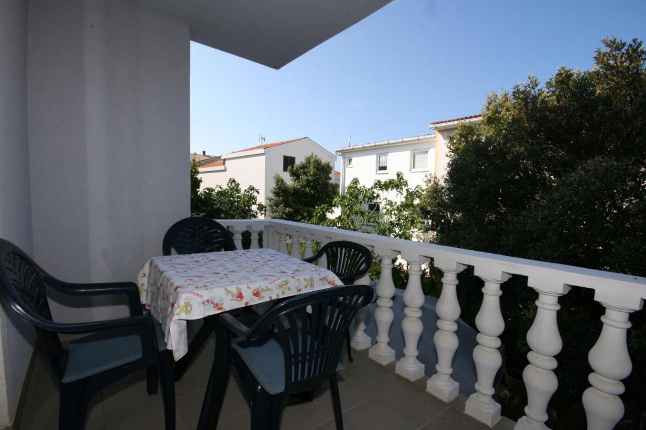 Apartments With A Parking Space Mandre, Pag - 6405 Kolan Εξωτερικό φωτογραφία
