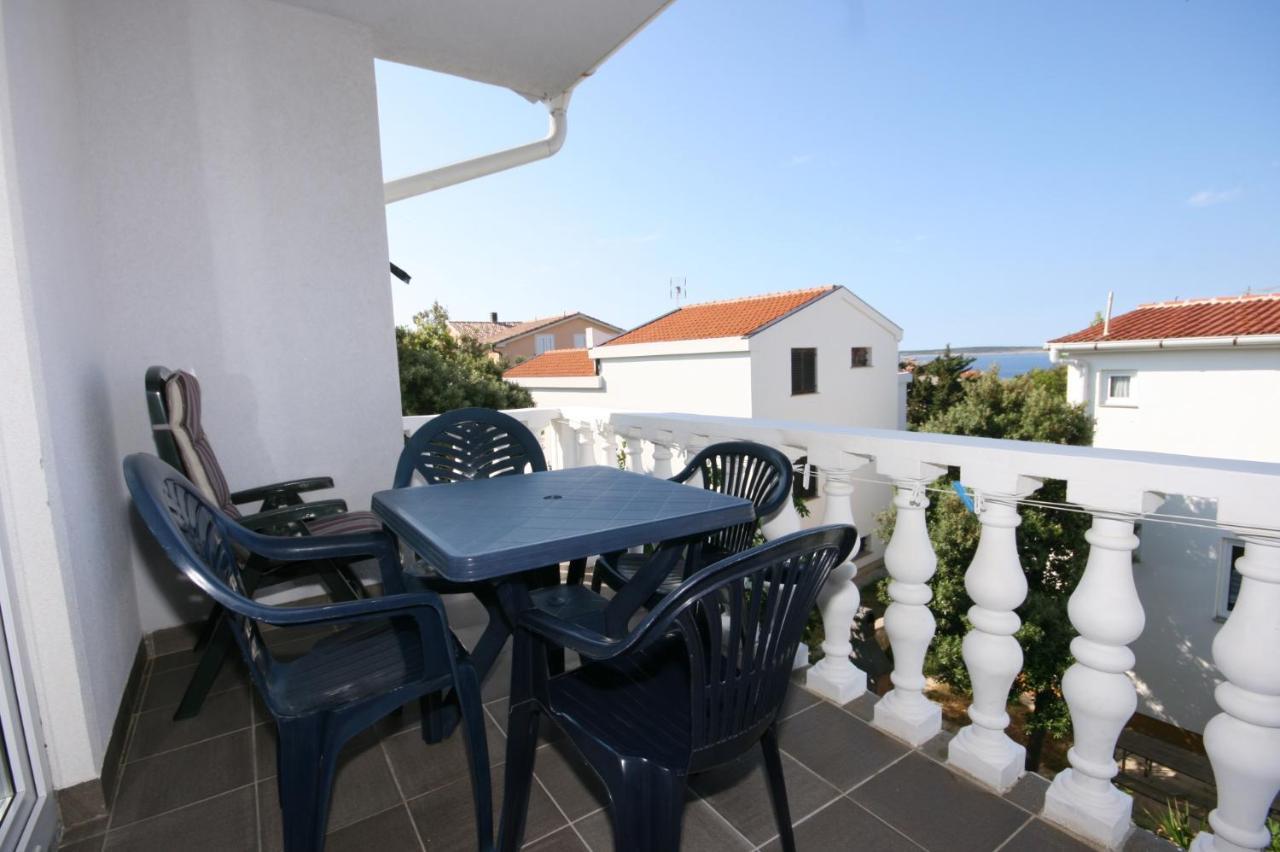 Apartments With A Parking Space Mandre, Pag - 6405 Kolan Εξωτερικό φωτογραφία