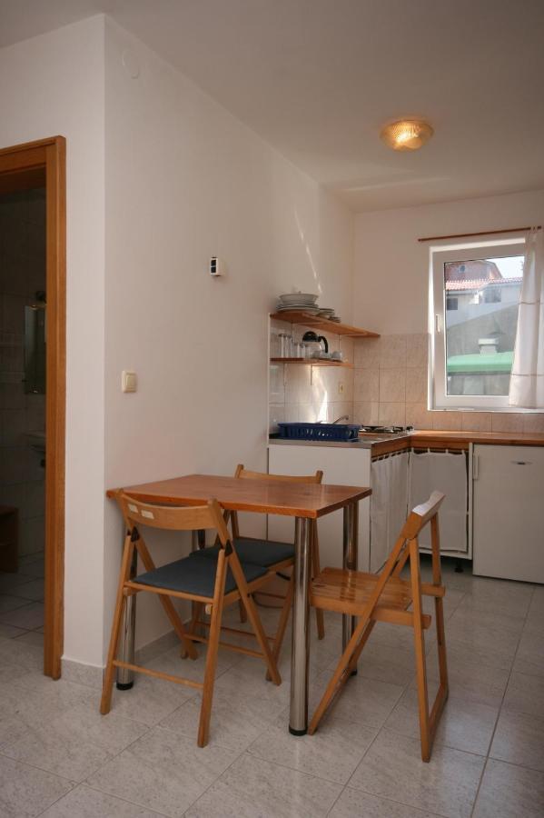 Apartments With A Parking Space Mandre, Pag - 6405 Kolan Εξωτερικό φωτογραφία