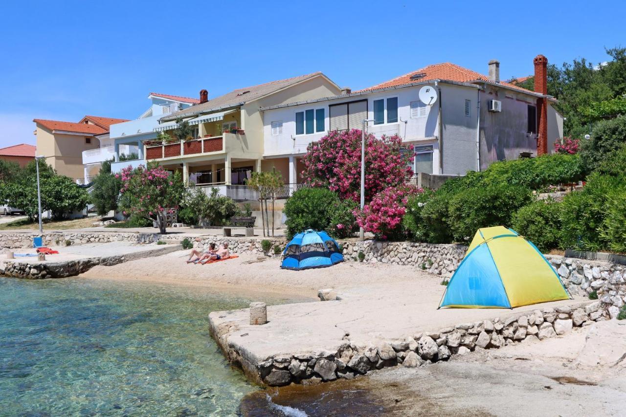 Apartments With A Parking Space Mandre, Pag - 6405 Kolan Εξωτερικό φωτογραφία