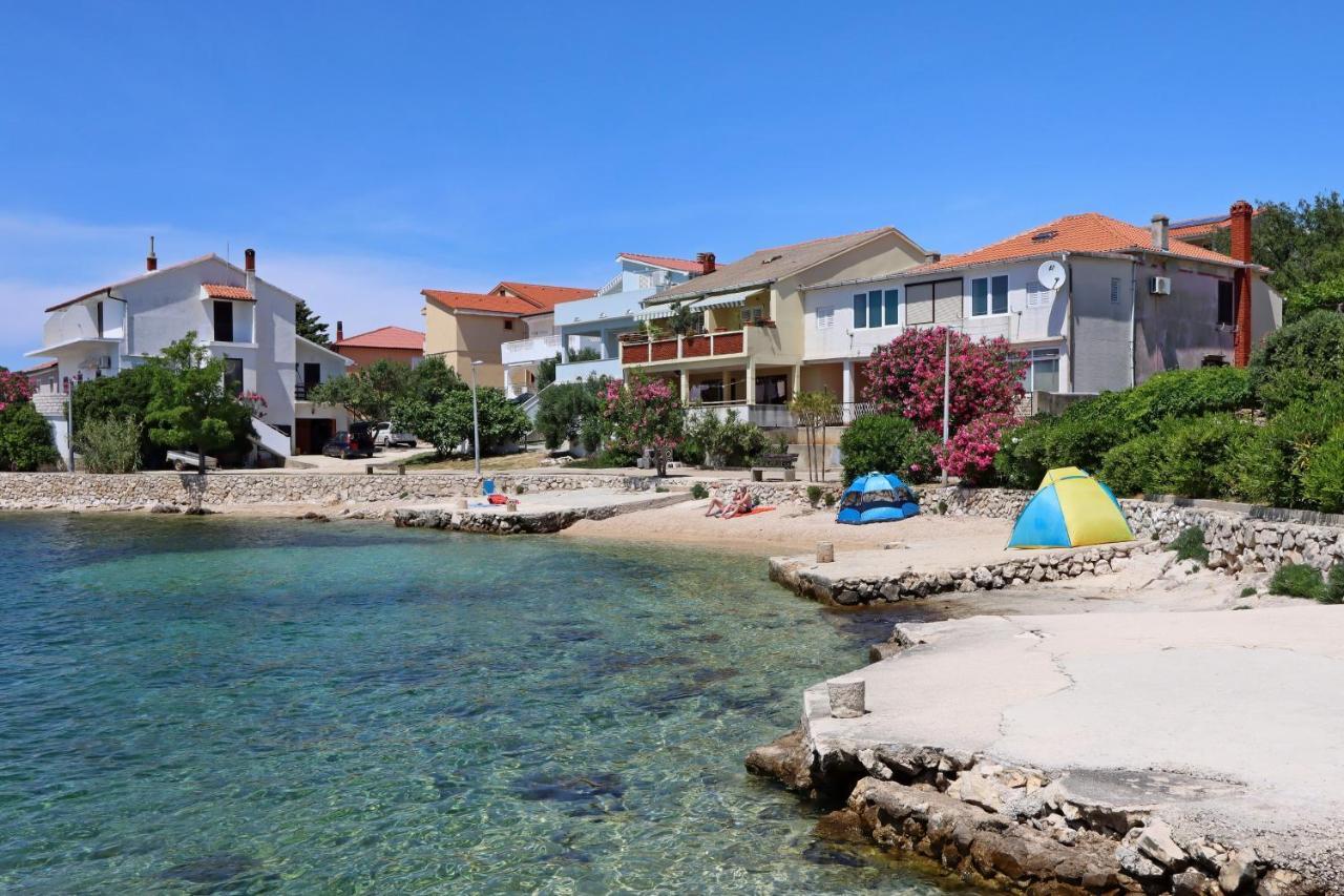 Apartments With A Parking Space Mandre, Pag - 6405 Kolan Εξωτερικό φωτογραφία